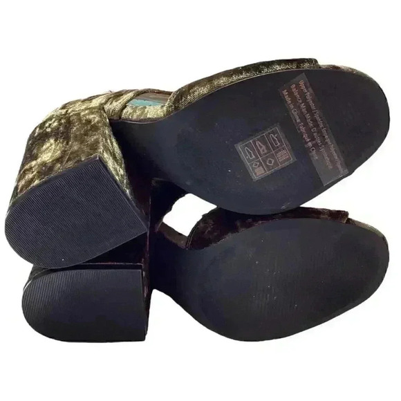 Cabi Interlock Women 7 Crushed Velvet Block Heels Green Chunky Slip On Open Toe - Picture 7 of 8
